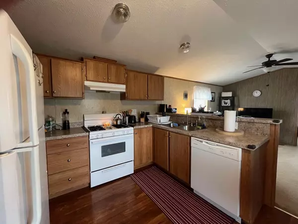 Kittery, ME 03904,123 Blackberry PL