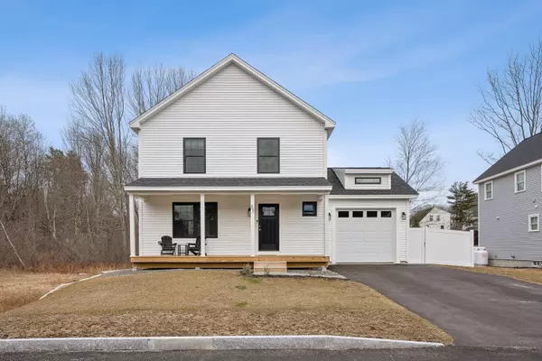 55 Nicklaus LN, Westbrook, ME 04092