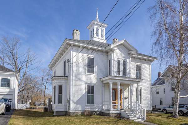 59 Masonic ST, Rockland, ME 04841