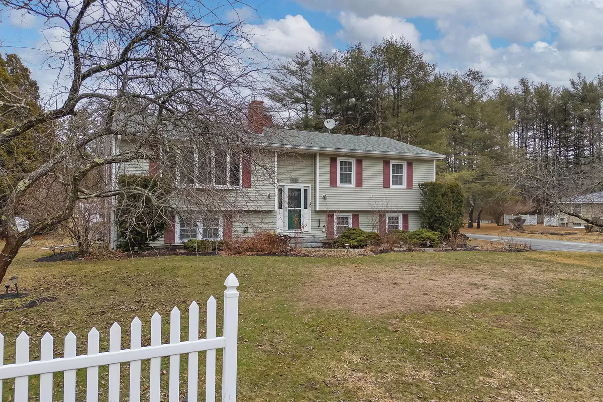 Topsham, ME 04086,63 River RD