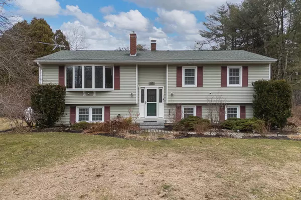 Topsham, ME 04086,63 River RD