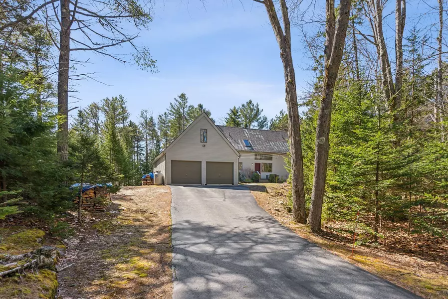 6 Scotch Pine DR, Freeport, ME 04032