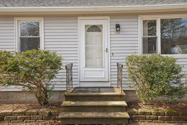 Topsham, ME 04086,174 River RD