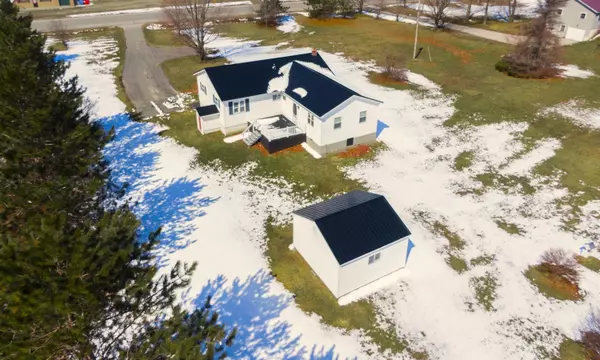 Newport, ME 04953,601 Moosehead TRL