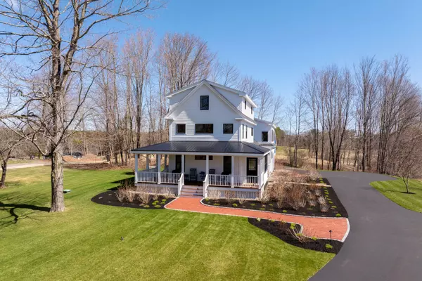 1352 State RD, Eliot, ME 03903