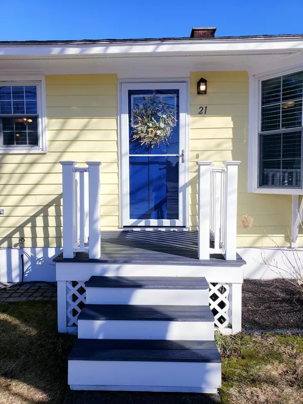 21 Tasker ST, Saco, ME 04072