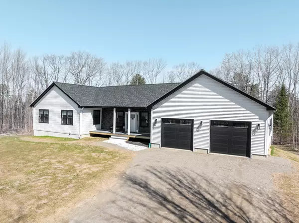 Kenduskeag, ME 04450,318 Townhouse RD