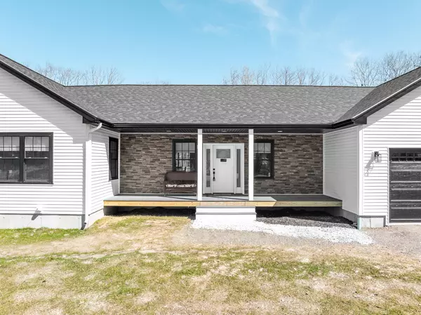 Kenduskeag, ME 04450,318 Townhouse RD