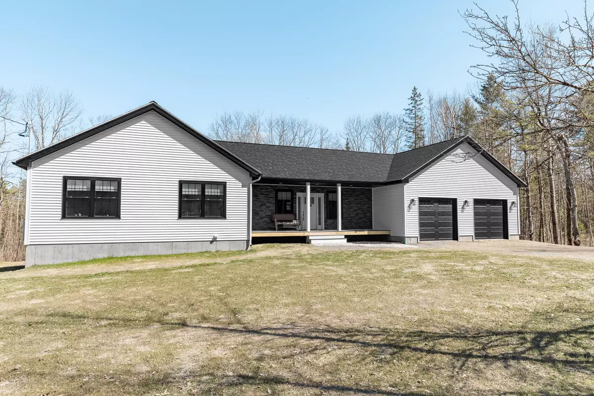 Kenduskeag, ME 04450,318 Townhouse RD