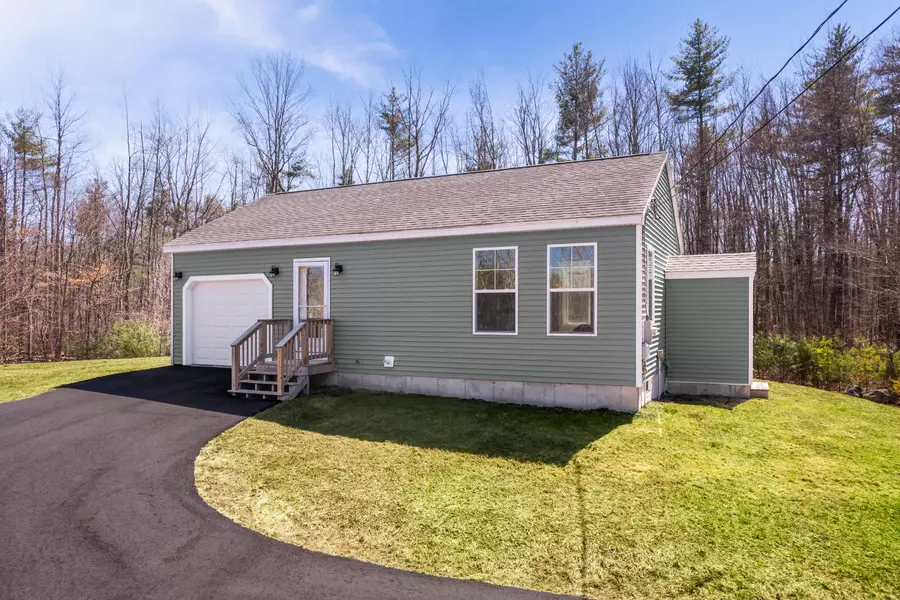 734 River RD, Eliot, ME 03903