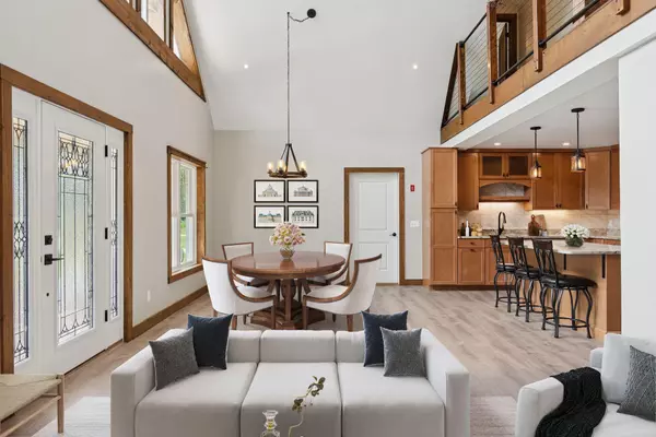 Topsham, ME 04086,87 River RD