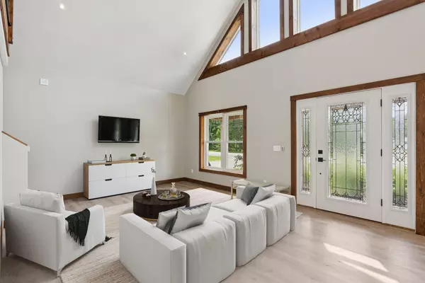 Topsham, ME 04086,87 River RD