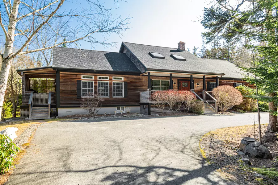 30 S Causeway LN, Southwest Harbor, ME 04679