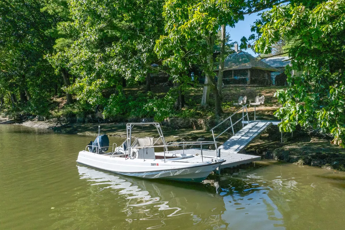 Eliot, ME 03903,4 Rivers Edge LN