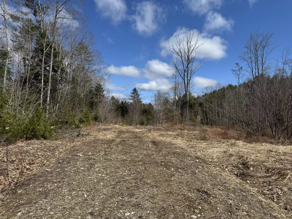 Mount Vernon, ME 04352,105 Rat Mill Hill RD