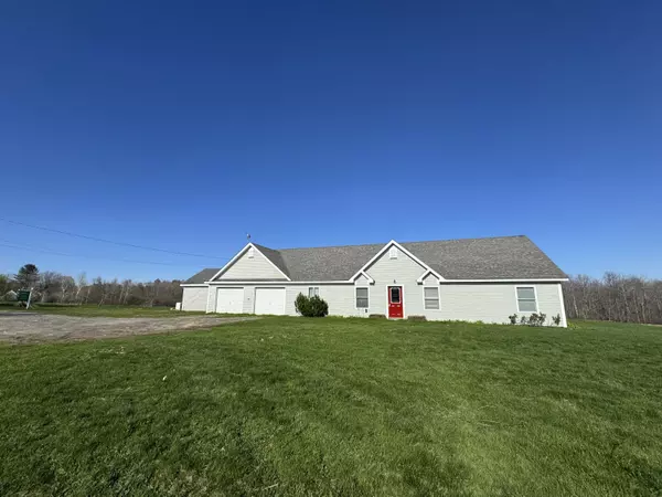 8 Bean LN, Detroit, ME 04929