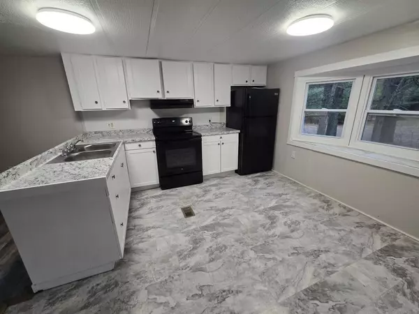 4 Park RD, Greenbush, ME 04418