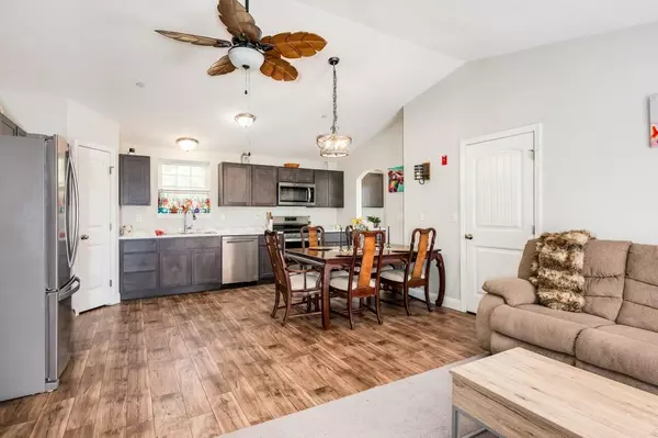 80 Dixon RD, Lebanon, ME 04027