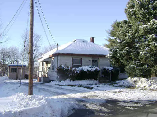 8 Hillcrest ST, Gardiner, ME 04345