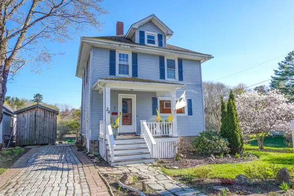 24 Park ST, Bath, ME 04530