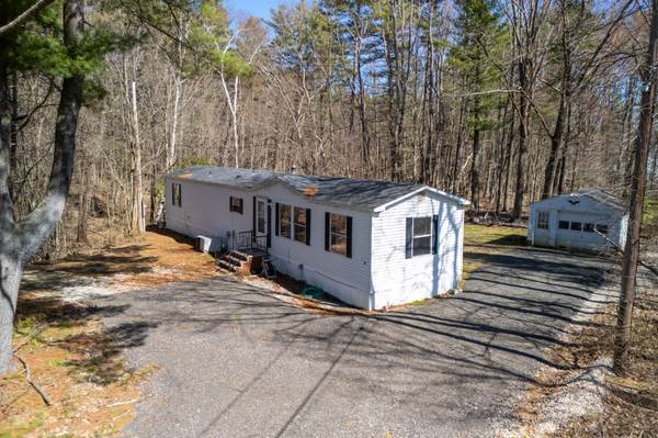 15 Hamilton LN, Eliot, ME 03903
