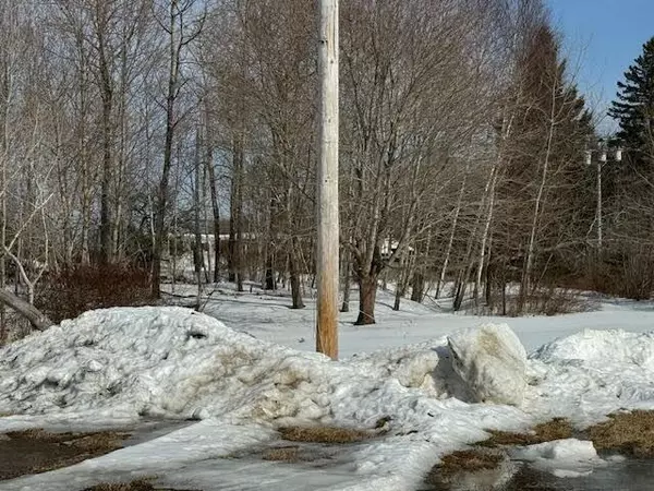 121 County RD, Eastport, ME 04631