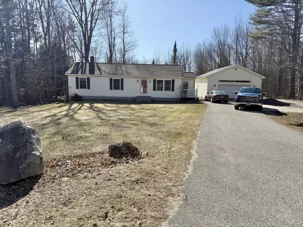 74 Turkey LN, Turner, ME 04282