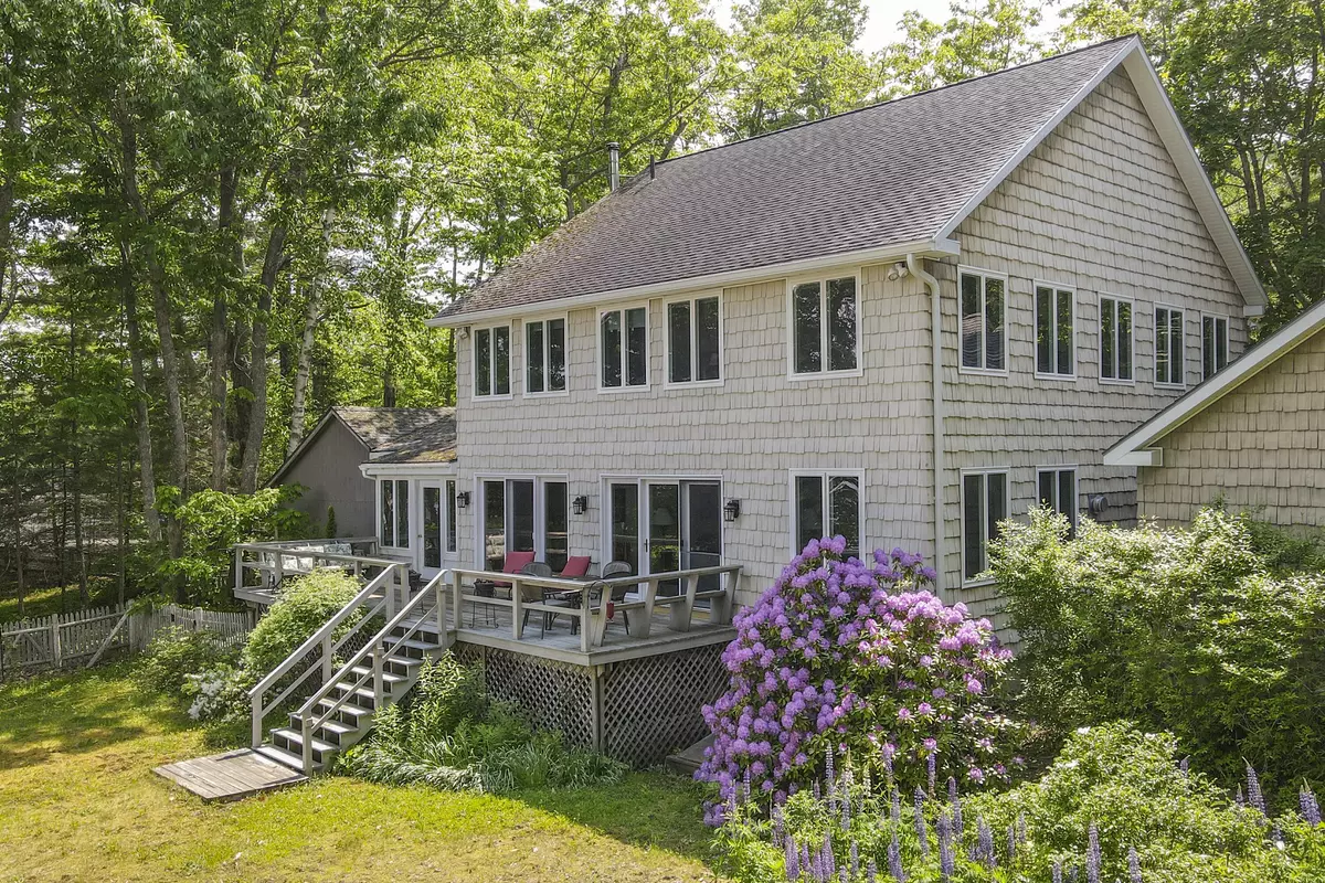 Northport, ME 04849,33 Crest ST