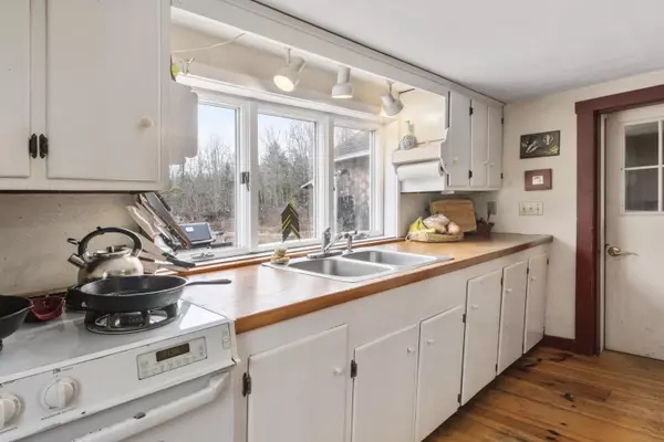 Searsmont, ME 04973,7 Magog RD