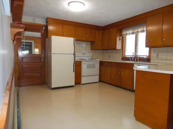 Oakland, ME 04963,176 Fairfield ST