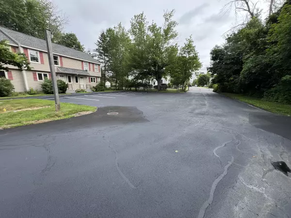 Saco, ME 04072,162 Beach ST #1