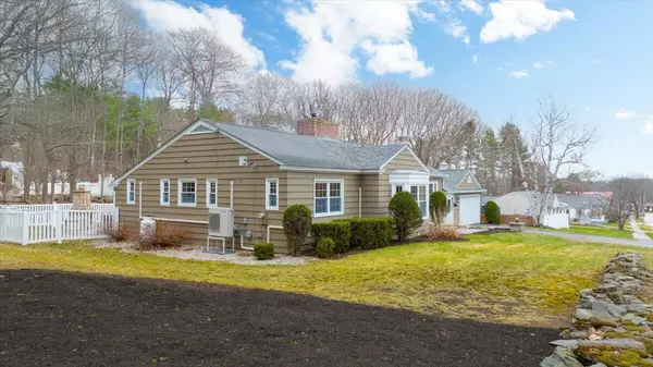Auburn, ME 04210,121 Conant AVE