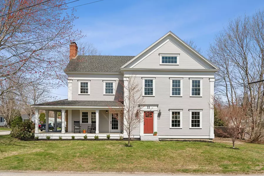 11 Cheverus RD, Cape Elizabeth, ME 04107