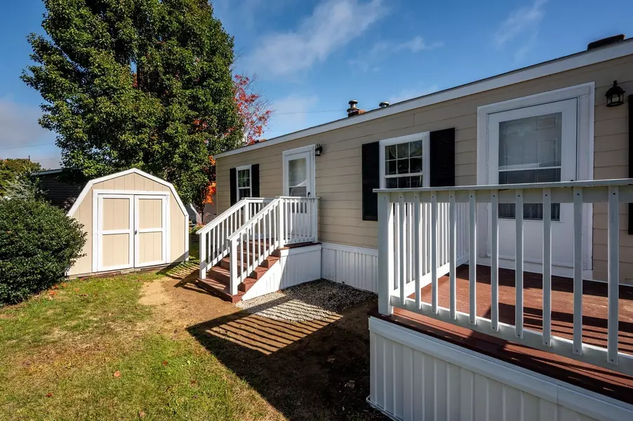 59 Blackberry PL, Kittery, ME 03904