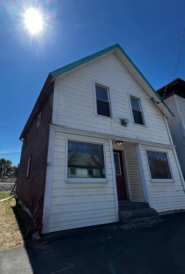 63 Main ST, Norridgewock, ME 04957