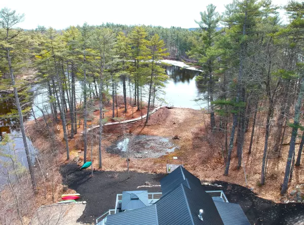 Wakefield, NH 03872,31 Daisy DR