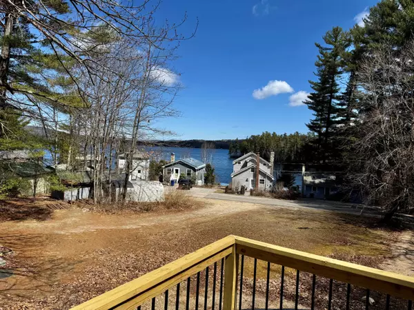 54 Boulder RD, Raymond, ME 04071