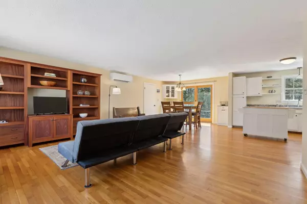 Freeport, ME 04032,18 Sequoia DR