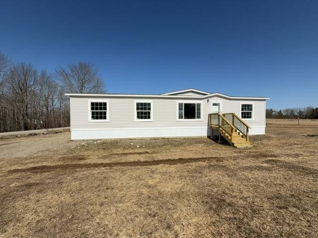 20 Back RD, Burlington, ME 04417