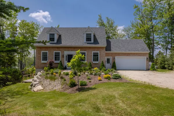 Lamoine, ME 04605,52 Boulder Cove WAY