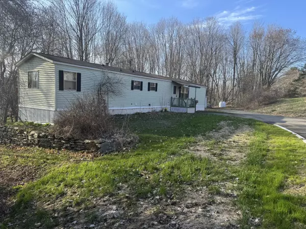 10 Quigley LN, Randolph, ME 04346