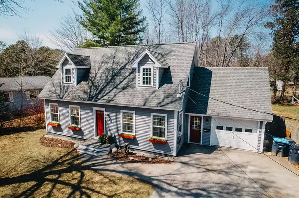 10 Pinewood ST, Orono, ME 04473