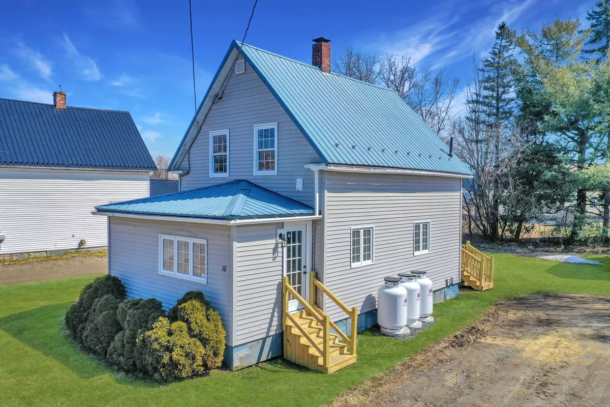 Presque Isle, ME 04769,10 Water ST