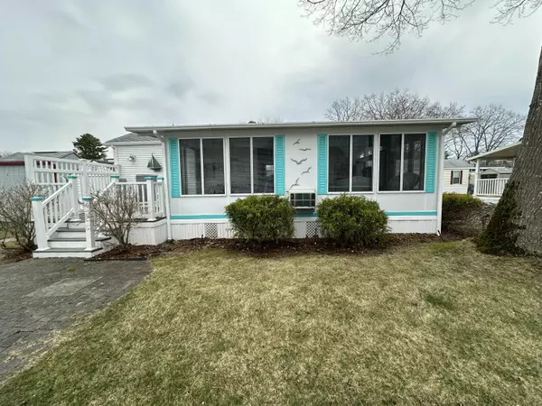 Wells, ME 04090,9 Bourne AVE #C8