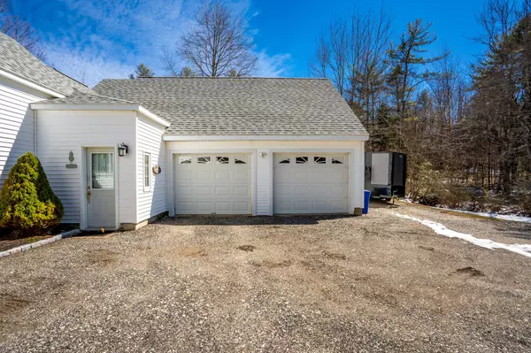 Raymond, ME 04071,201 Mountain RD