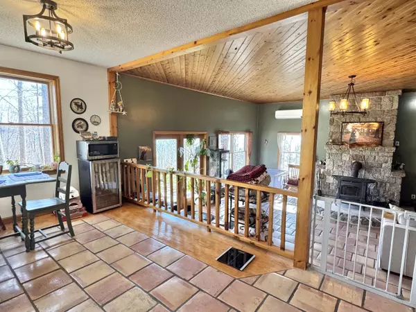 Bucksport, ME 04416,64 Kenney DR