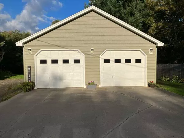 Newport, ME 04953,135 Williams RD