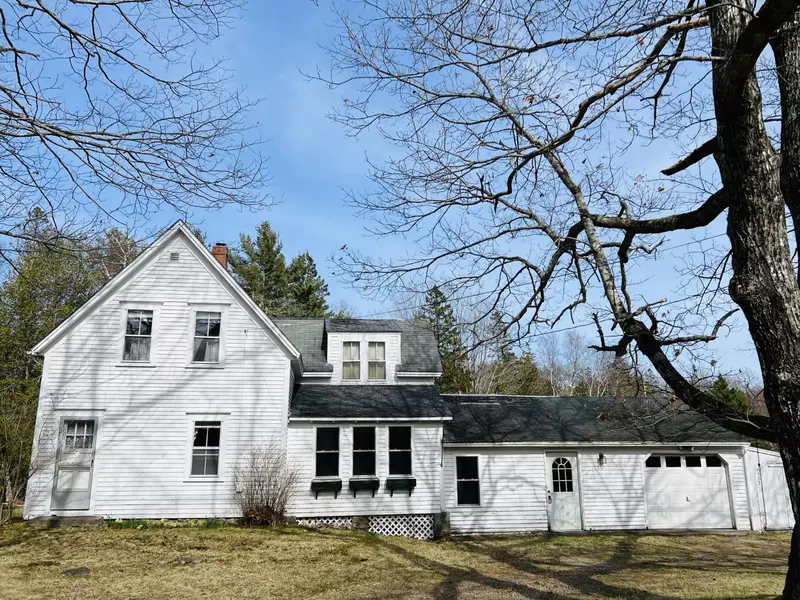 1305 Pleasant ST, Blue Hill, ME 04614