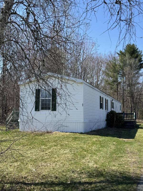 49 Penney LN, Bradley, ME 04411