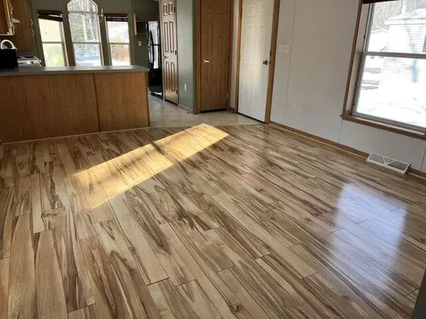 Brunswick, ME 04011,34 Shea ST